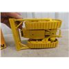 Image 11 : SpecCast CAT D4 Tractor Bulldozer No. 45, 1/16 Scale, Die Cast, In Box