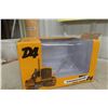 Image 12 : SpecCast CAT D4 Tractor Bulldozer No. 45, 1/16 Scale, Die Cast, In Box
