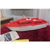 Image 7 : Phillips 66 Pier 66 Power Yacht Boat, Plastic, Battery Operated, 1960s, With Box, 18"