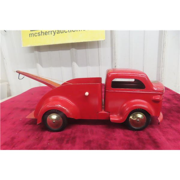 Richmond Tow Truck, Pressed Steel, 1940s, 12" Long