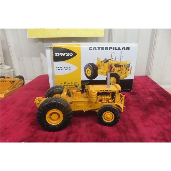 First Gear ACMOC Caterpillar DW20, Die Cast, 1/25 Scale, Limited Edition, With Box