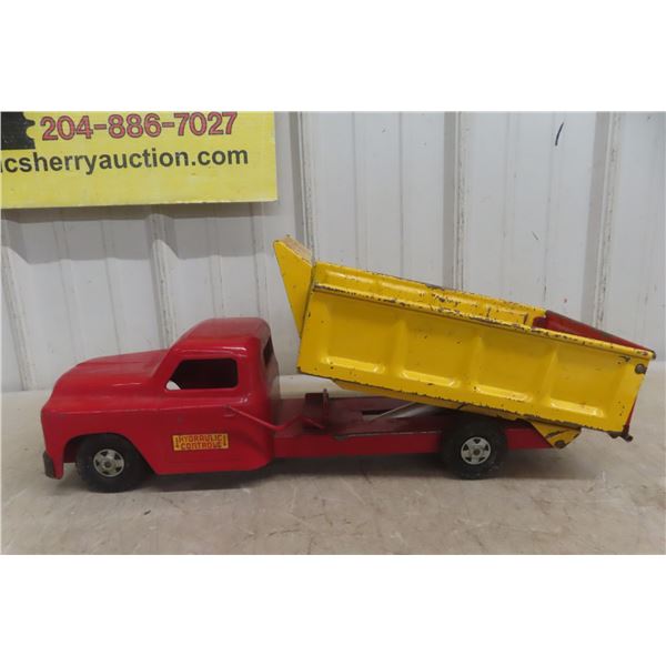 Structo Hydraulic Dump Truck, Pressed Steel, 1950s–1960s, 21" (Pin on Cylinder Needs Adjusting)