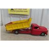 Image 6 : Structo Hydraulic Dump Truck, Pressed Steel, 1950s–1960s, 21" (Pin on Cylinder Needs Adjusting)