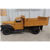 Image 2 : 2x Promotional Die Cast Utility Trucks, 1/16 Scale