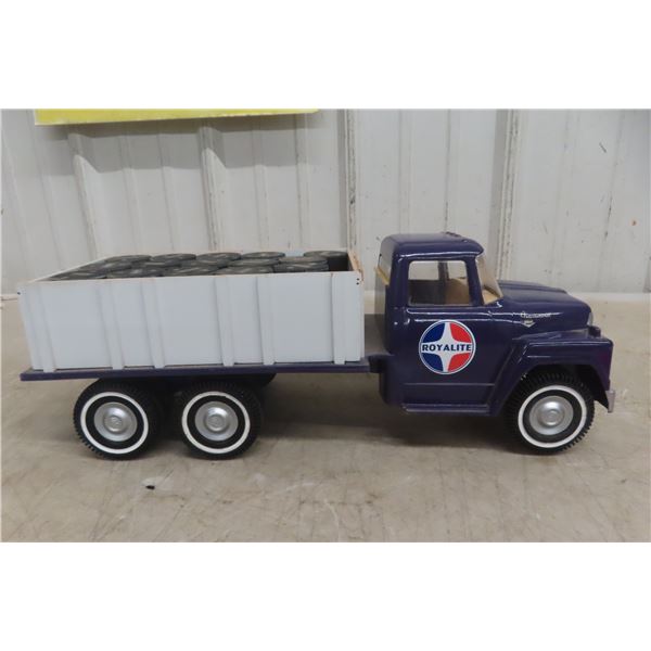 ERTL Royalite International 1600 Deluxe Truck, Metal, Vintage, 15" Long