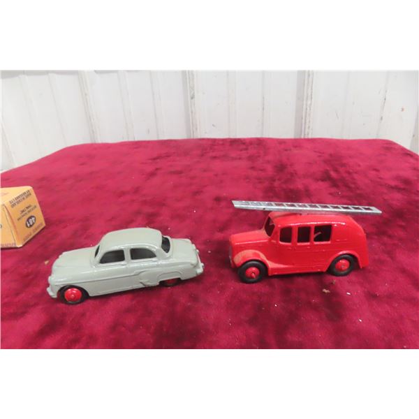 2x Dinky Cars Including Vauxhall Cresta + Streamlined Car