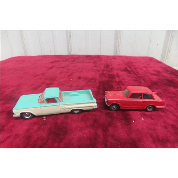 2x Dinky Cars 449 Chevrolet El Camino + 189 Triumph Herald
