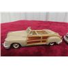 Image 5 : 2x Dinky Cars 48 DeSoto + 47 Chrysler Town & Country