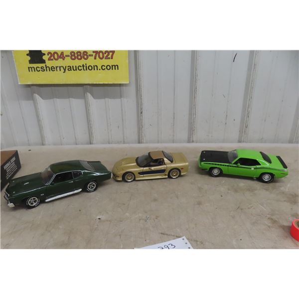 3x Die Cast Cars 1/18 Scale 1971 Cuda, 1970 Chevelle SS, Corvette