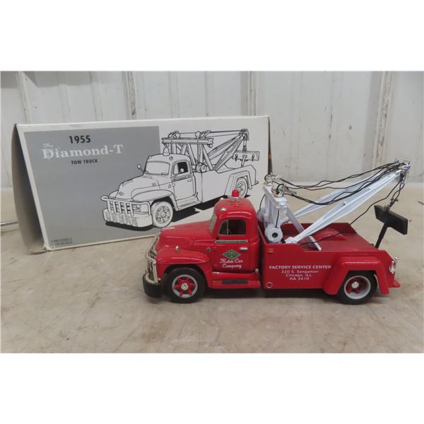 First Gear 1955 Diamond T Tow Truck, 1/34 Scale Die Cast, In Box