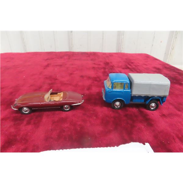 2x Corgi 307 Justice and 470 Jeep FC 150