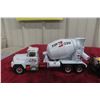 Image 9 : 2x First Gear Die Cast Mack Cement Trucks, 1/34 Scale