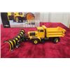 Image 5 : Oshkosh P-Series Snow Plow, 1/50 Scale Die Cast, In Box