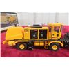 Image 3 : Oshkosh Airport Runway Broom 4600-FMD-1973, 1/50 Scale, In Box