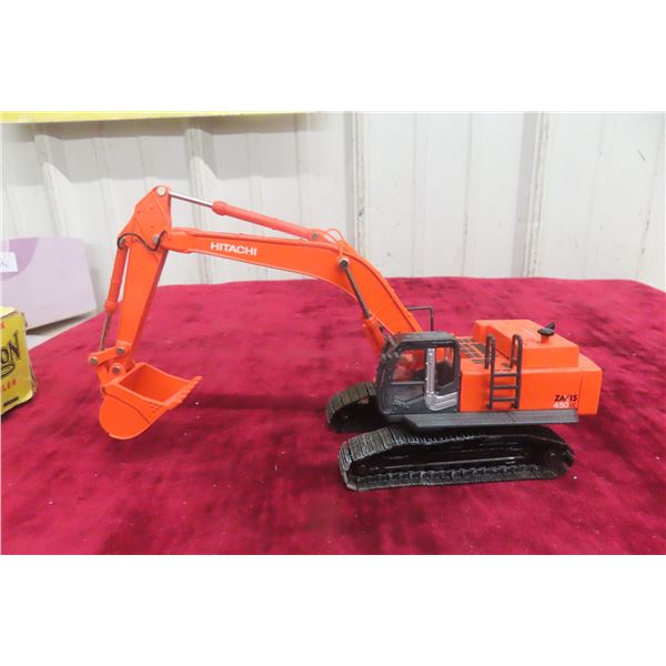ERTL Hitachi Excavator Model Zaxis 450, 1/50 Scale