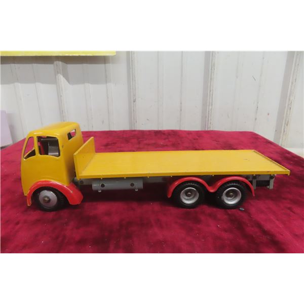 Vintage Shackleton Mechanical Flood FG-6 Flatbed Logging Tug, Die Cast, 1/24 Scale, 1950s