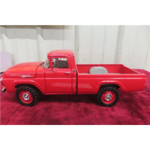 Signature 1959 Ford F-250 Pickup Truck, 1/18 Scale Die Cast