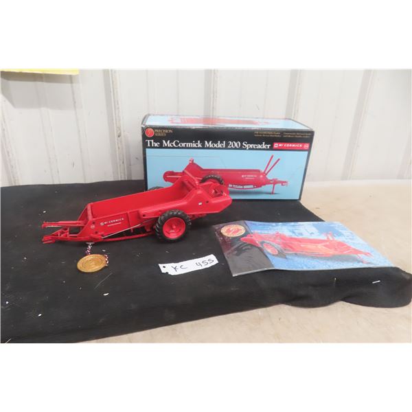 ERTL Precision Series Model 200 Spreader Die Cast 1/16 Scale In Box