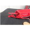 Image 3 : ERTL Precision Series Model 200 Spreader Die Cast 1/16 Scale In Box