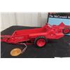 Image 4 : ERTL Precision Series Model 200 Spreader Die Cast 1/16 Scale In Box