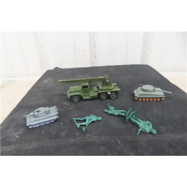 WT 227 German Tiger Tank / WT 310 Sherman Tank M4 A3 EB / Dinky 667 Missile Surviving Platform 