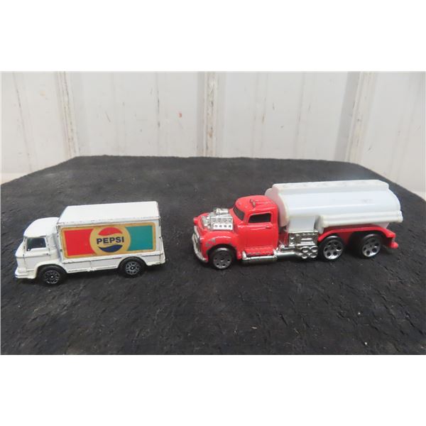 Fuel Tanker - Semi Truck Metal 1999 Hot Wheels 1/11.5 + Pepsi Corgi Layland Made in Great Britain