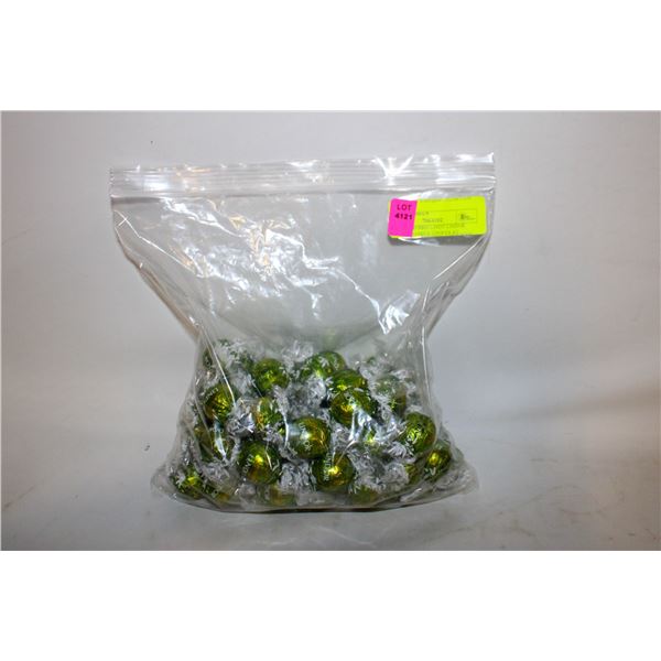 REPACKED 900G LINDT LINDOR PISTACHIO MILK CHOCOLAT