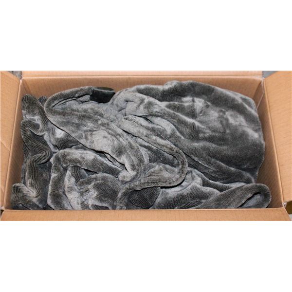 KIRKLAND BLANKET KING SIZE