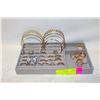 Image 1 : JEWELRY ORGANIZER TRAY WITH RINGS AND BANGLES