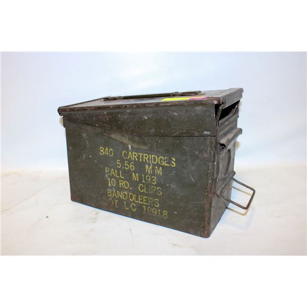 VINTAGE U.S. MILITARY METAL AMMO BOX