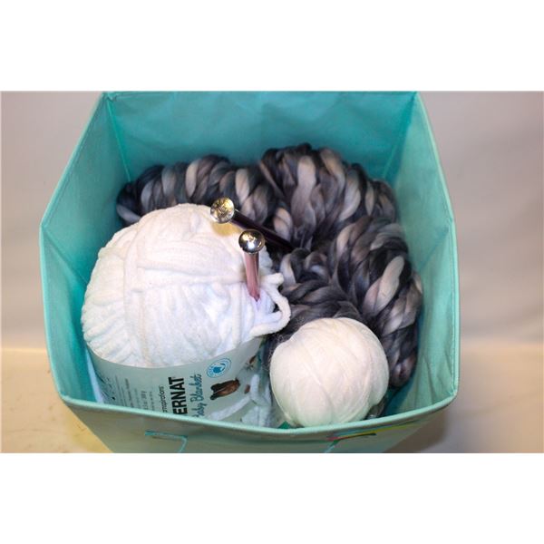 ESTATE YARN & THREAD & KNEEDLES IN BASKET-ESTATE