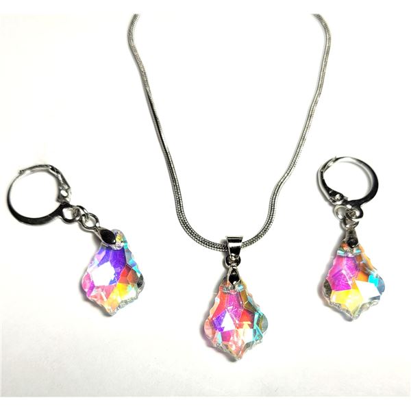 25)  BAROQUE CUT IRRIDESCENT SWAROVSKI