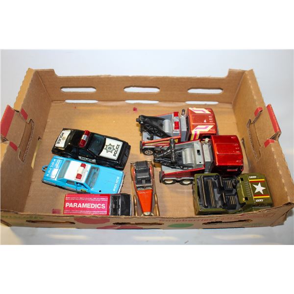 LOT OF VINTAGE DIECASTS ASSORTMENT