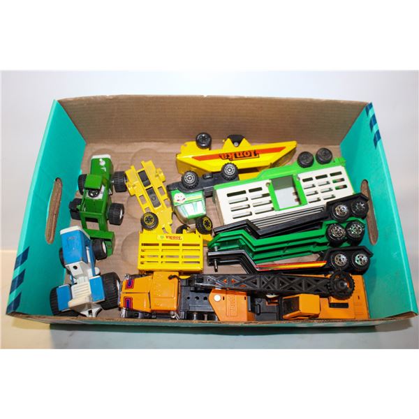 LOT OF VINTAGE DIECASTS ASSORTMENT