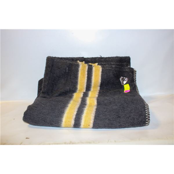 VINTAGE APIS WOOL BLANKET, 6'X5'