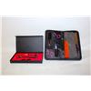 Image 1 : FLAT WITH 2 HAIRDRESSERS SCISSOR KITS