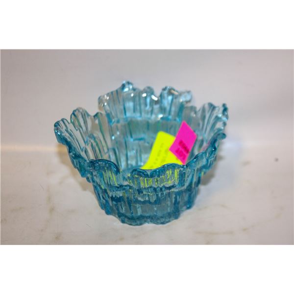 1985 VINTAGEDALZELL VIKING GLASS ICE BLUE GLIMMER