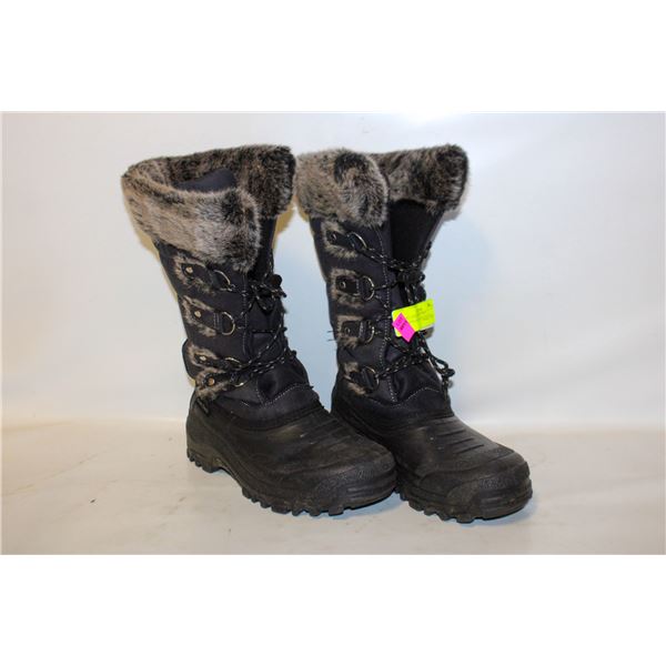 LADIES SZ9 ARCTIC TRACS WATERPROOF WINTER BOOTS