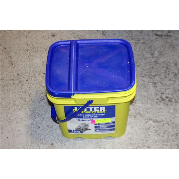 TUB OF CAT LITTER