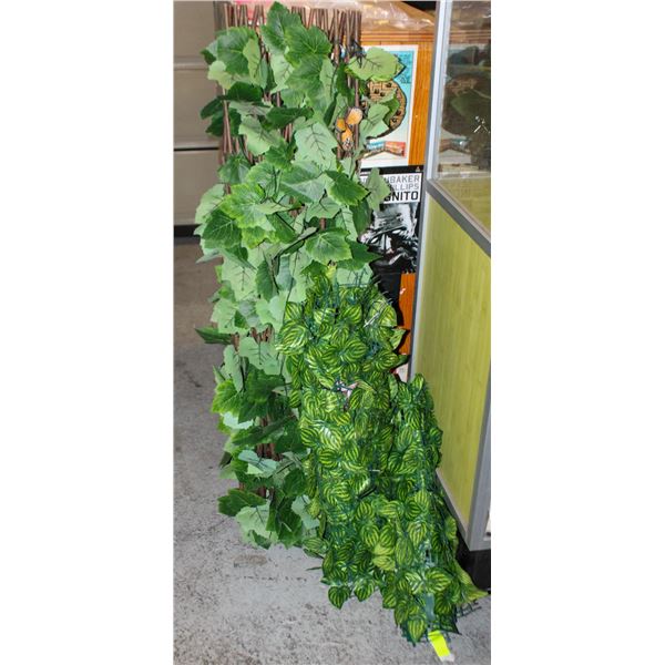 ROLLS OF LEAFY WALL DÉCOR