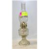 Image 1 : VINTAGE LAMPLIGHT FARMS 330 GLASS OIL LAMP