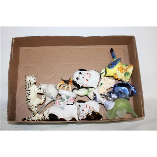 FLAT OF VINTAGE CERAMIC DÉCOR ANIMAL FIGURINES