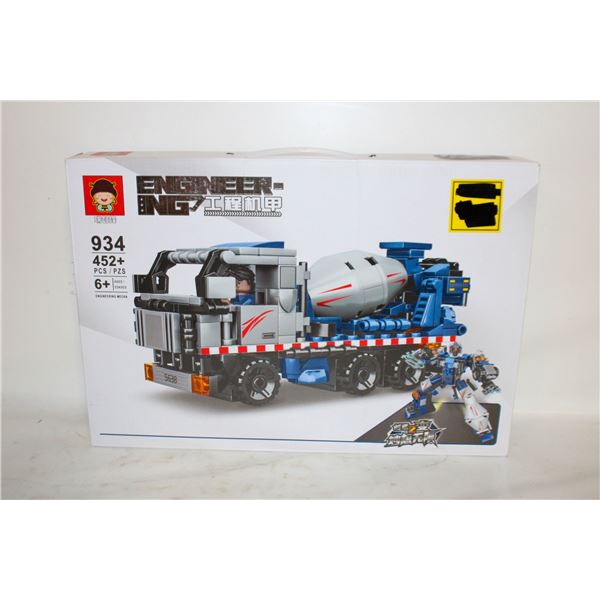 NEW IN BOX ENGINEERING BUILDING LEGO STYLE KIT