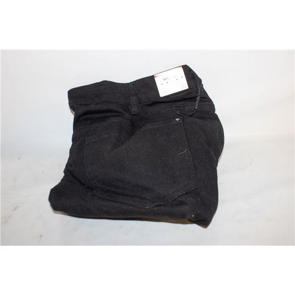 SANTANA STRAIGHT JEANS SIZE 18