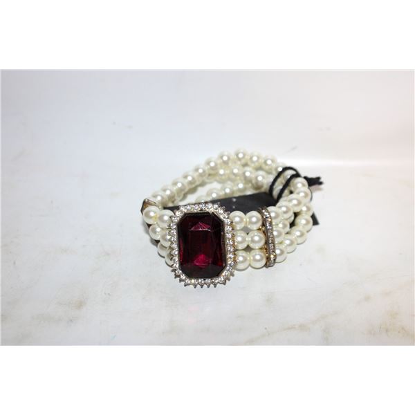 MULTI LAYER PEARL STYLE RUBY LOOK BRACELET