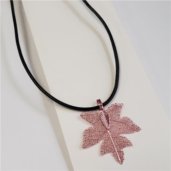 NATURAL LEAF WITH LEATHER CORD NECKLACE