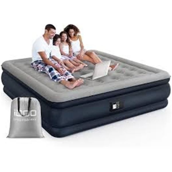BRAND NEW IDOO KING AIR MATTRESS W BUILT IN PUMP