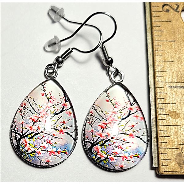 13) SILVER TONE PEAR SHAPED DROP EARRINGS