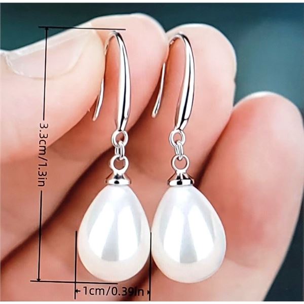 5) PAIR OF WATER DROP SHAPED PEARL