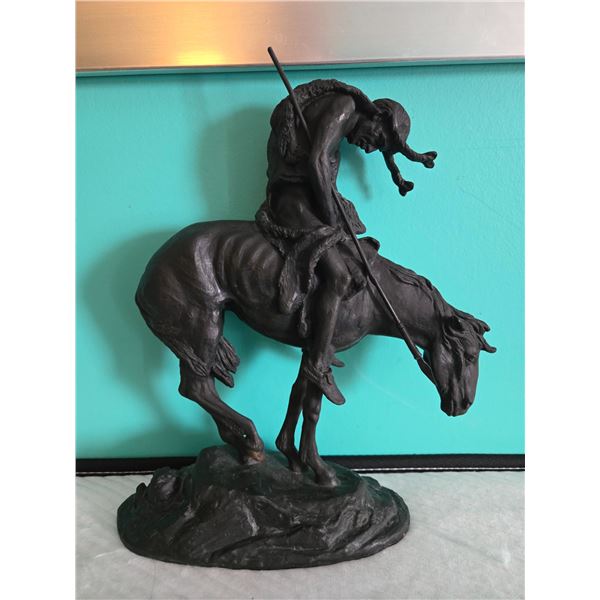 9.6LBS BRONZE "END OF THE TRAIL" STATUE ART.SIGNED